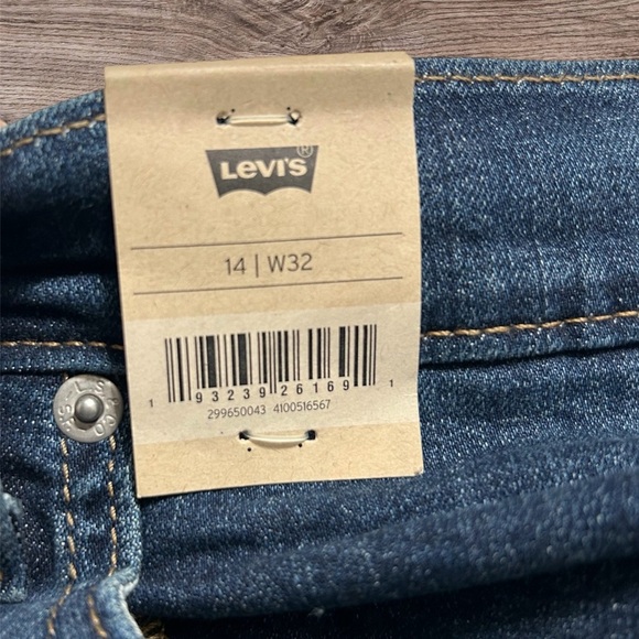 Levi's Classic Blue Denim Jeans - Picture 4 of 4